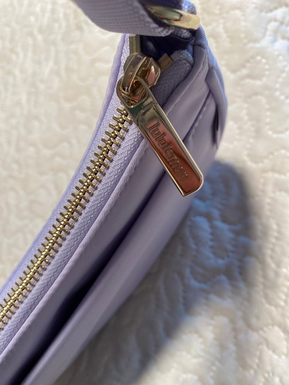 lululemon athletica Lilac Shoulder Bag with Gold Hardware - Picture 11 of 12